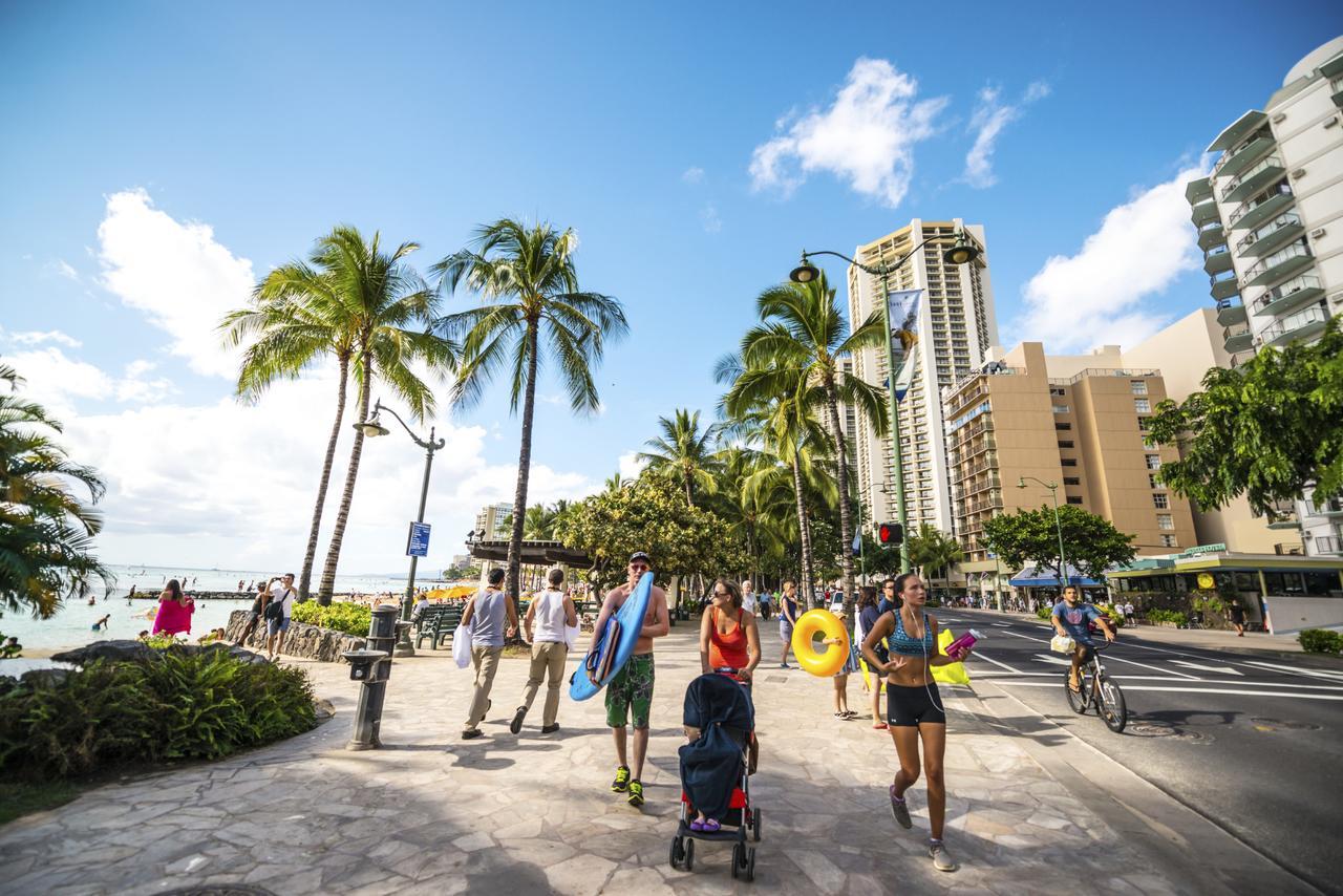 Newly Renovated 2 Bedroom Condo, 1 Block To Waikiki Beach, Free Parking Honolulu Esterno foto